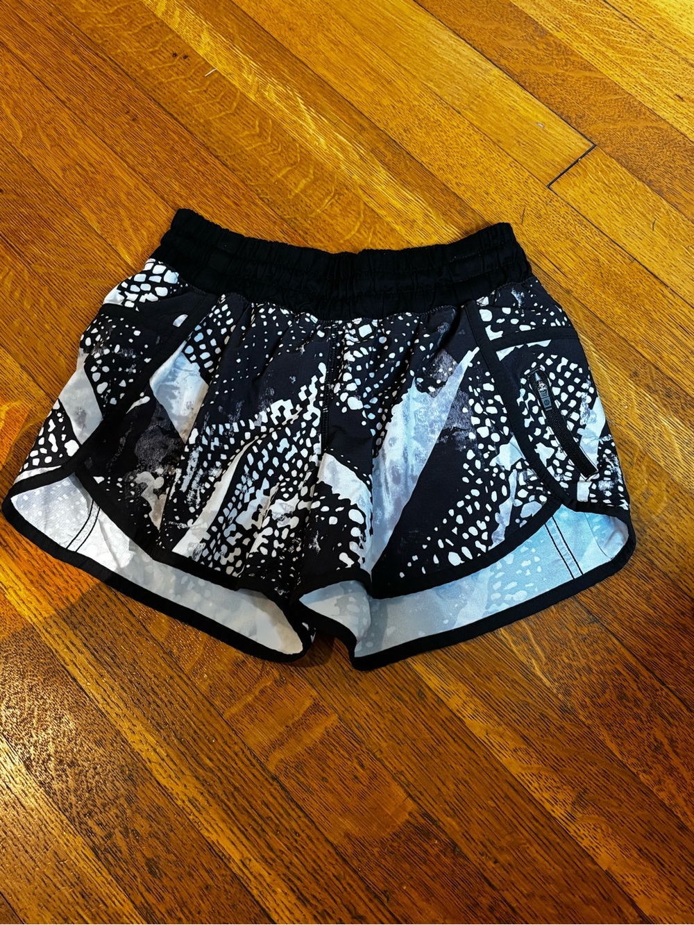 Lululemon Tracker Short III 4 way Stretch